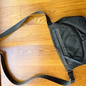 Lululemon Festival Bag - Olive